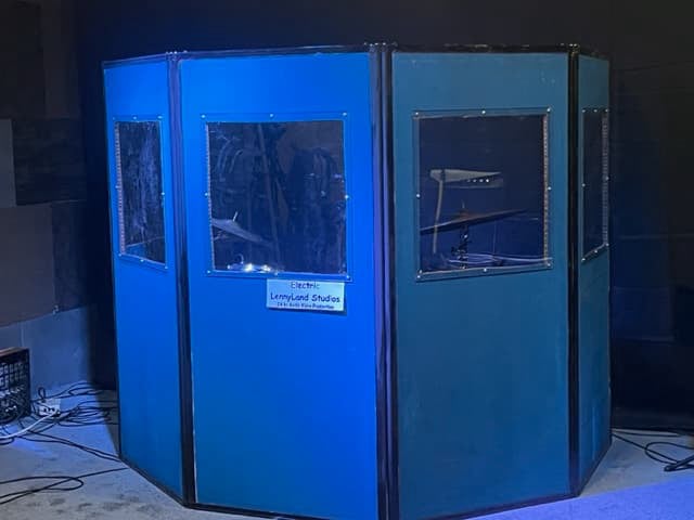 Soundproof drum Booth